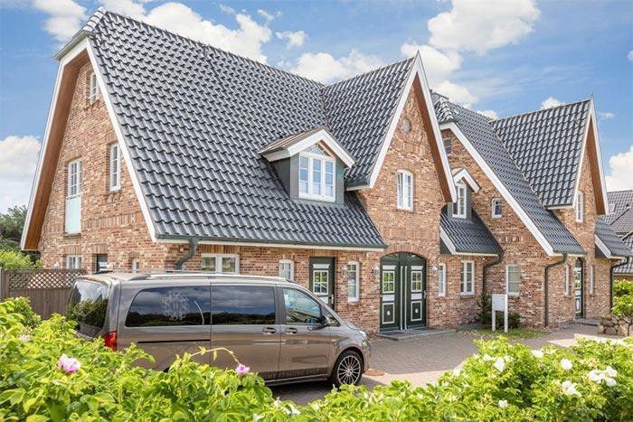 Appartement-Vermietung Bals - Haus Rosengrund - Boy-Truels-Straße 2b | Sylt | Westerland, 3-Zimmer-EG-Wohnung  | Maisonette für 4 Personen mit 2 Schlafzimmer, 2 Badezimmer, Gäste WC, ca. 82 m2