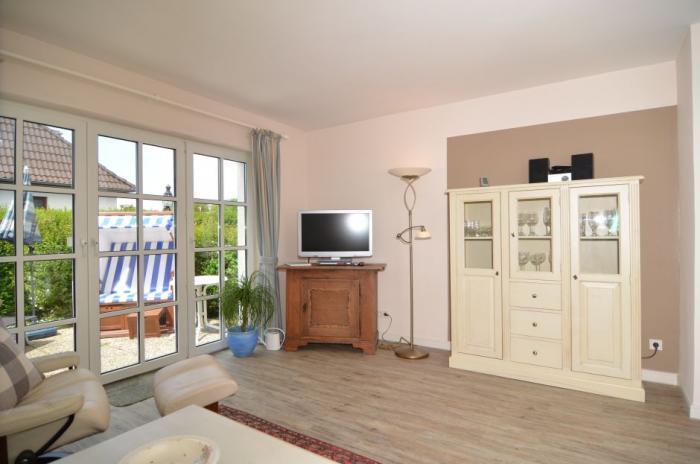 Appartement-Vermietung Bals - Haus Agi - Friesische Straße 48 | Sylt | Westerland, Freistehendes Haus für 4 Personen mit 2 Schlafzimmer, 1 Badezimmer, Gäste WC, ca. 83 m2, Grundstück ca. 400 m2