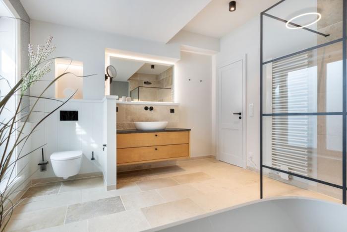 Appartement-Vermietung Bals -  - Hochkamp 19a | Sylt | Wenningstedt, Reetdachhaus für 6 Personen mit 3 Schlafzimmer, 2 Badezimmer, Gäste WC, ca. 190 m2
