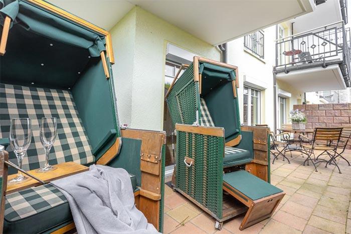 Appartement-Vermietung Bals - Haus Elaine - Bomhoffstraße 13 | Wohnung 16 | Sylt | Westerland, 2-Zimmer-EG-Wohnung für 2 Personen mit 1 Schlafzimmer, 1 Badezimmer, ca. 60 m2, Garage