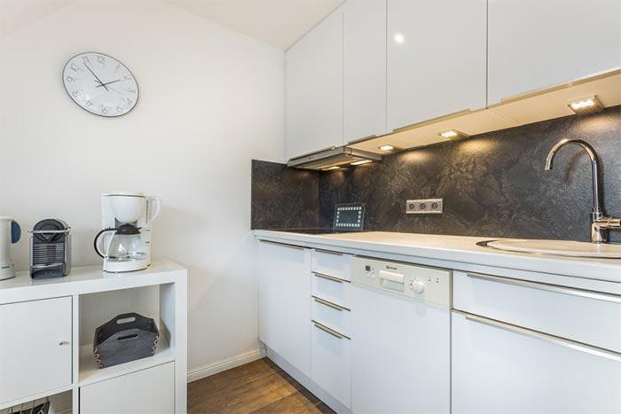 Appartement-Vermietung Bals -  - Dr.-Ross-Straße 31b | Wohnung 4 | Sylt | Westerland, 2-Zimmer-OG-Wohnung  | Maisonette für 3 Personen mit 1 Schlafzimmer, 1 Badezimmer, Gäste WC, ca. 70 m2