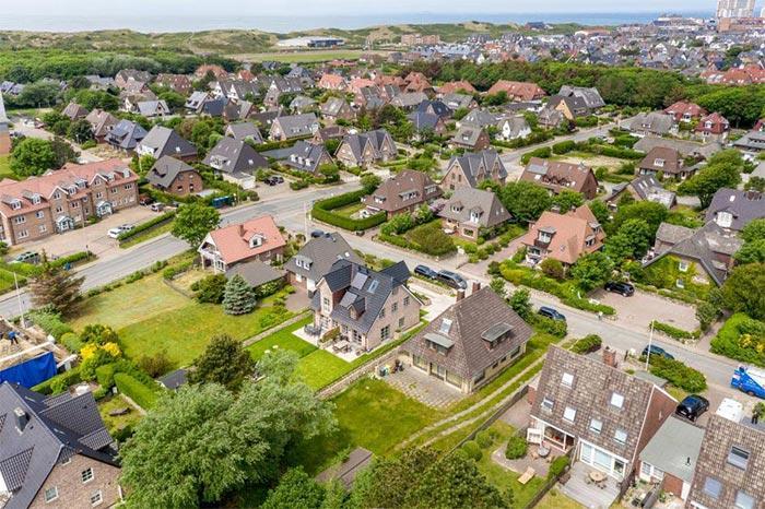 Appartement-Vermietung Bals -  - Amselweg 6a | Sylt | Westerland, Doppelhaushälfte für 7 Personen mit 4 Schlafzimmer, 3 Badezimmer, Gäste WC, ca. 133 m2