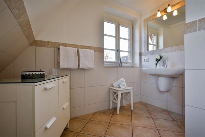 Appartement-Vermietung Bals - Haus Kerrin - Wenningstedter Weg 81 | Hausteil 1 | Sylt | Westerland, Hausteil für 4 Personen mit 2 Schlafzimmer, 2 Badezimmer, Gäste WC, ca. 99 m2