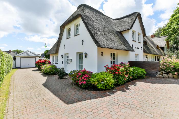 Appartement-Vermietung Bals - Friesenhaus Min Eilun - Hedigenwai 8 | Hausteil 1 | Sylt | Westerland, Hausteil unter Reet für 4 Personen mit 2 Schlafzimmer, 1 Badezimmer, Gäste WC, ca. 90 m2