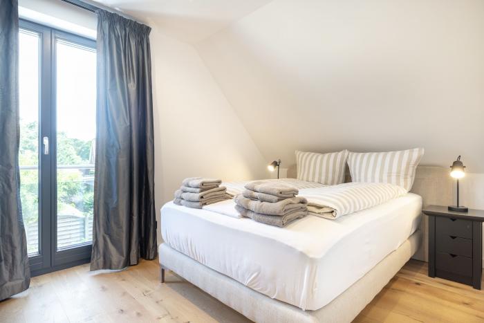 Appartement-Vermietung Bals -  - Horstweg 36 | Sylt | Westerland, Doppelhaushälfte für 6 Personen mit 3 Schlafzimmer, 2 Badezimmer, Gäste WC, ca. 143 m2