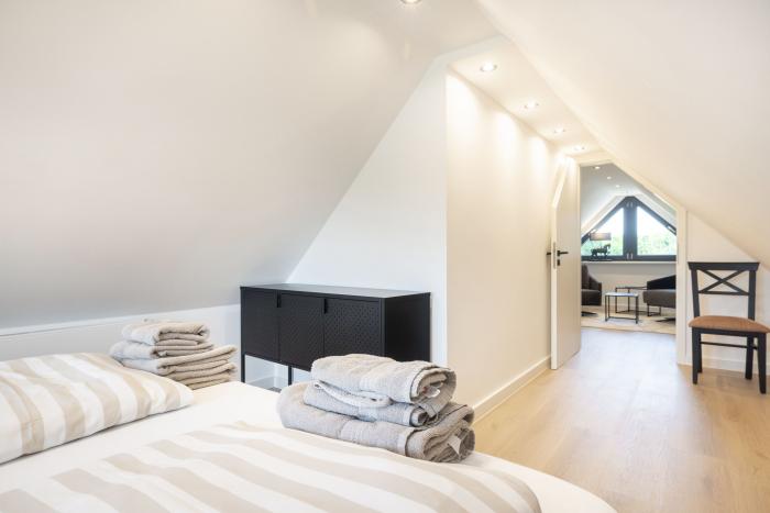 Appartement-Vermietung Bals -  - Horstweg 36 | Sylt | Westerland, Doppelhaushälfte für 6 Personen mit 3 Schlafzimmer, 2 Badezimmer, Gäste WC, ca. 143 m2