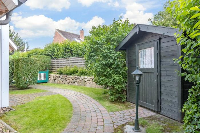 Appartement-Vermietung Bals - Landhaus Sylter Watt - Osthedig 9b | Sylt | Westerland, Haus für 6 Personen mit 3 Schlafzimmer, 2 Badezimmer, Gäste WC, ca. 160 m2, Garage