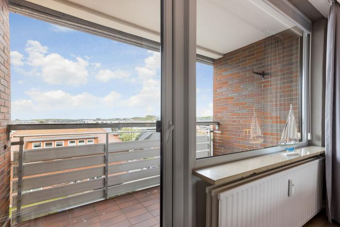 Appartement-Vermietung Bals - Haus Eidum - Elisabethstraße 14 | Wohnung 301 | Sylt | Westerland, 3-Zimmer-Wohnung im 3. OG für 4 Personen mit 2 Schlafzimmer, 1 Badezimmer, Gäste WC, ca. 80 m2, Garage, Fahrstuhl im Haus