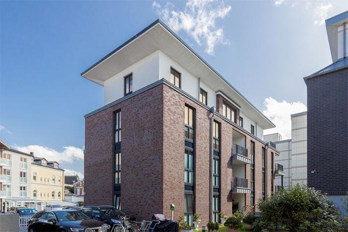 Appartement-Vermietung Bals -  - Klaus-Groth-Straße 3 | 3 Wiebke | Sylt | Westerland, 3-Zimmer-OG-Wohnung für 3 Personen mit 2 Schlafzimmer, 1 Badezimmer, ca. 65 m2, Fahrstuhl im Haus