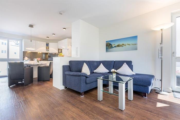 Appartement-Vermietung Bals -  - Klaus-Groth-Straße 3 | 3 Wiebke | Sylt | Westerland, 3-Zimmer-OG-Wohnung für 3 Personen mit 2 Schlafzimmer, 1 Badezimmer, ca. 65 m2, Fahrstuhl im Haus