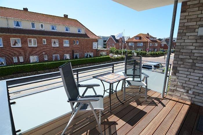 Appartement-Vermietung Bals - Villa Strauch - Elisabethstraße 17 | Wohnung 1.1 | Sylt | Westerland, 2-Zimmer-OG-Wohnung für 2 Personen mit 1 Schlafzimmer, 1 Badezimmer, ca. 55 m2, Fahrstuhl im Haus