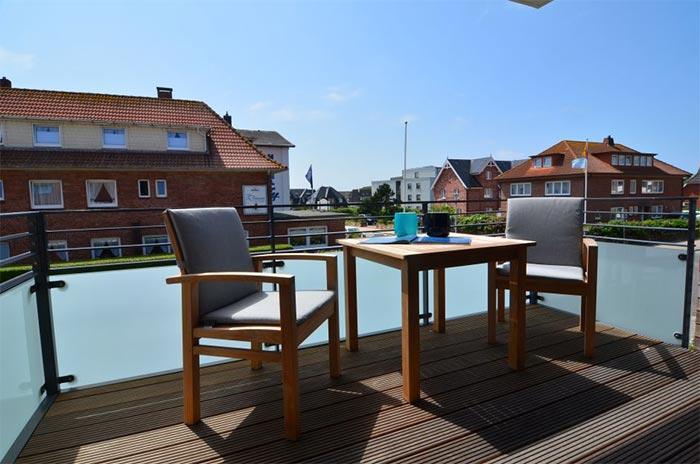 Appartement-Vermietung Bals - Villa Strauch - Elisabethstraße 17 | Wohnung 1.2 | Sylt | Westerland, 2-Zimmer-OG-Wohnung für 2 Personen mit 1 Schlafzimmer, 1 Badezimmer, ca. 48 m2, Fahrstuhl im Haus