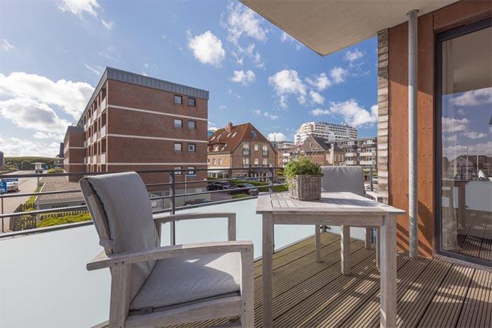 Appartement-Vermietung Bals - Villa Strauch - Elisabethstraße 17 | Wohnung 1.3 | Sylt | Westerland, 2-Zimmer-OG-Wohnung für 2 Personen mit 1 Schlafzimmer, 1 Badezimmer, ca. 52 m2, Garage, Fahrstuhl im Haus