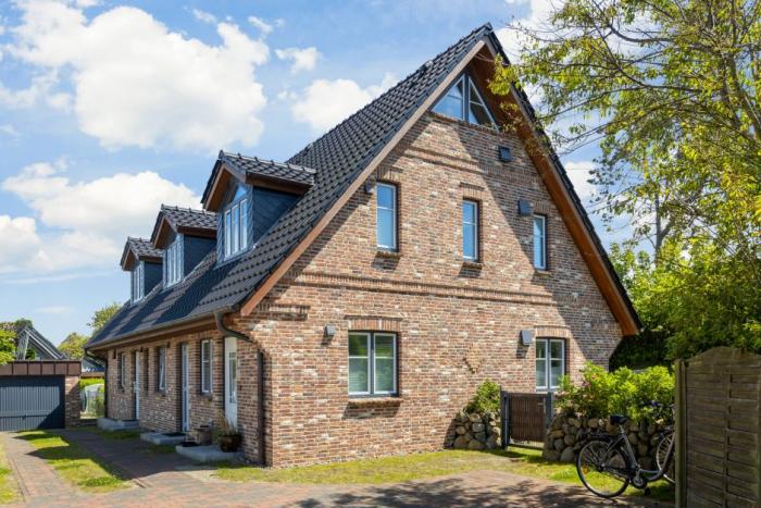 Appartement-Vermietung Bals -  - Wenningstedter Weg 60 | Wohnung 2 | Sylt | Westerland, 3-Zimmer-OG-Wohnung  | Maisonette für 3 Personen mit 2 Schlafzimmer, 1 Badezimmer, Gäste WC, ca. 66 m2