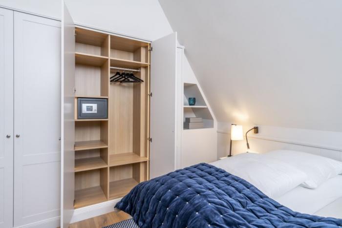 Appartement-Vermietung Bals - Friesenhaus Meerzeit - Am Denghoog 3c | 2 | Sylt | Wenningstedt, Hausteil unter Reet für 7 Personen mit 4 Schlafzimmer, 5 Badezimmer, Gäste WC, ca. 195 m2