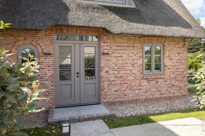 Appartement-Vermietung Bals - Beachmemories - Braderuper Straße 8a | Sylt | Wenningstedt, Reetdachhaus für 6 Personen mit 4 Schlafzimmer, 2 Badezimmer, Gäste WC, ca. 154 m2