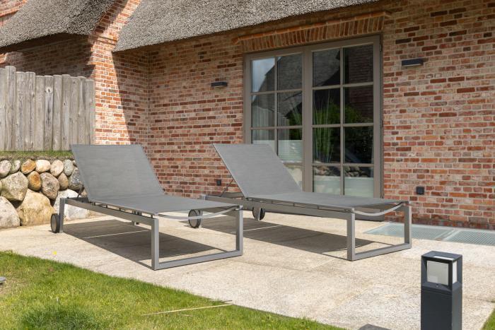 Appartement-Vermietung Bals - Beachvibes - Braderuper Straße 8b | Sylt | Wenningstedt, Reetdachhaus für 6 Personen mit 4 Schlafzimmer, 3 Badezimmer, Gäste WC, ca. 153 m2
