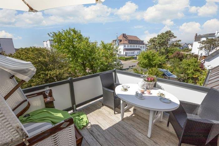 Appartement-Vermietung Bals - Villa Strandperle - Strandstraße 8b | Wohnung 1 | Sylt | Wenningstedt, 3-Zimmer-OG-Wohnung für 2 Personen mit 2 Schlafzimmer, 2 Badezimmer, ca. 115 m2