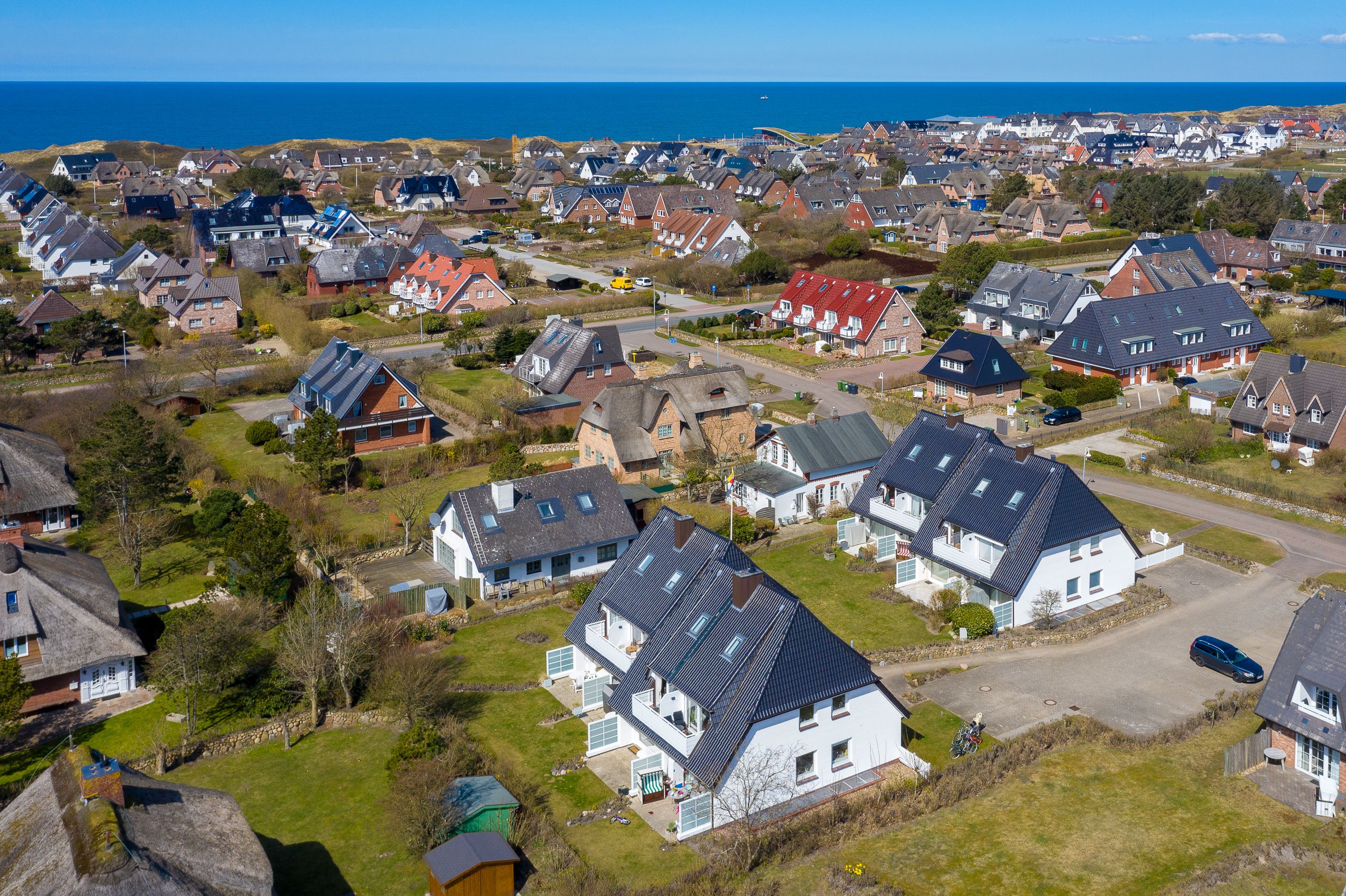 Appartement-Vermietung Bals -  - Feldmarkstraße 12a | Wohnung 12 | Sylt | Wenningstedt, 2-Zimmer-OG-Wohnung  | Maisonette für 2 Personen mit 1 Schlafzimmer, 1 Badezimmer, Gäste WC, ca. 60 m2