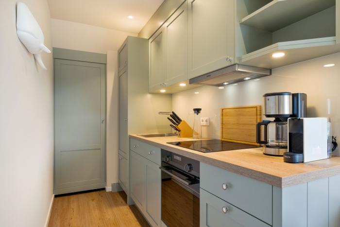 Appartement-Vermietung Bals - Haus Frisia - Mittelweg 13k | Wohnung 12 | Sylt | Wenningstedt, 2-Zimmer-OG-Wohnung  | Maisonette für 2 Personen mit 1 Schlafzimmer, 1 Badezimmer, ca. 56 m2