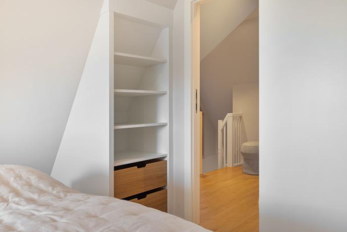 Appartement-Vermietung Bals - Haus Frisia - Mittelweg 13k | Wohnung 12 | Sylt | Wenningstedt, 2-Zimmer-OG-Wohnung  | Maisonette für 2 Personen mit 1 Schlafzimmer, 1 Badezimmer, ca. 56 m2