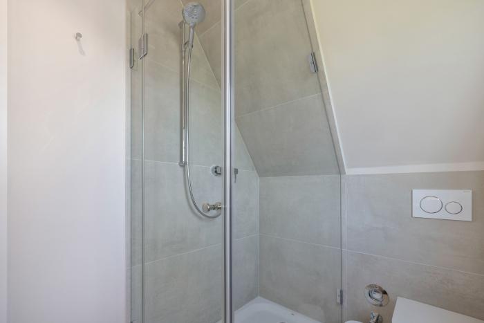 Appartement-Vermietung Bals - Haus Frisia - Mittelweg 13k | Wohnung 12 | Sylt | Wenningstedt, 2-Zimmer-OG-Wohnung  | Maisonette für 2 Personen mit 1 Schlafzimmer, 1 Badezimmer, ca. 56 m2