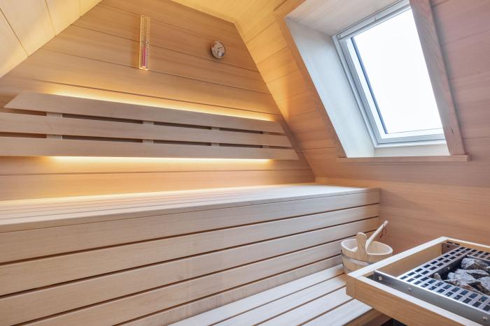 Appartement-Vermietung Bals - Haus Frisia - Mittelweg 13k | Wohnung 12 | Sylt | Wenningstedt, 2-Zimmer-OG-Wohnung  | Maisonette für 2 Personen mit 1 Schlafzimmer, 1 Badezimmer, ca. 56 m2