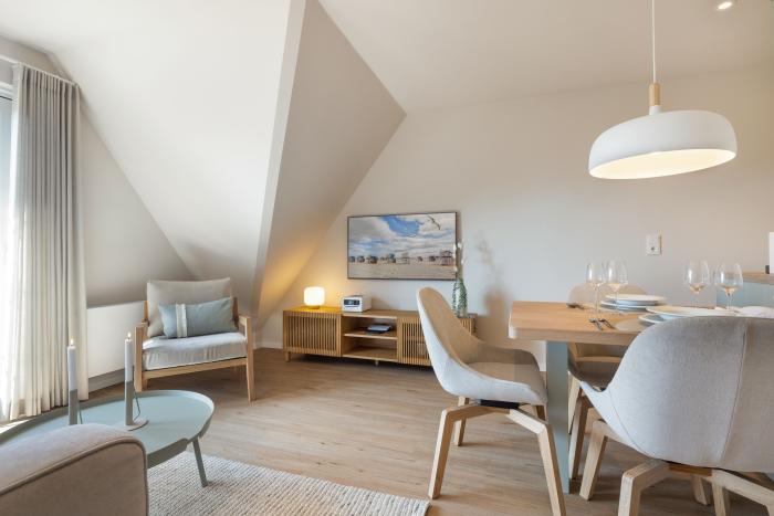 Appartement-Vermietung Bals - Haus Frisia - Mittelweg 13k | Wohnung 12 | Sylt | Wenningstedt, 2-Zimmer-OG-Wohnung  | Maisonette für 2 Personen mit 1 Schlafzimmer, 1 Badezimmer, ca. 56 m2