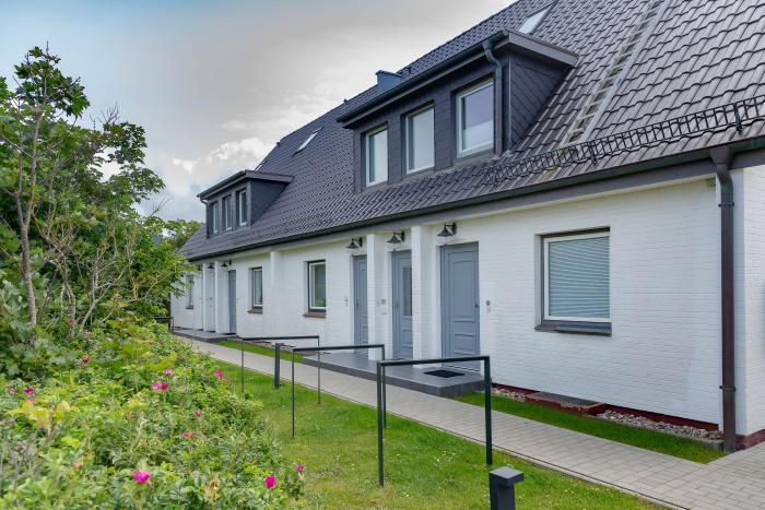 Appartement-Vermietung Bals - Ütsicht - Grenzweg 1e | Sylt | Wenningstedt, 2-Zimmer-OG-Wohnung  | Maisonette für 2 Personen mit 1 Schlafzimmer, 1 Badezimmer, Gäste WC, ca. 68 m2