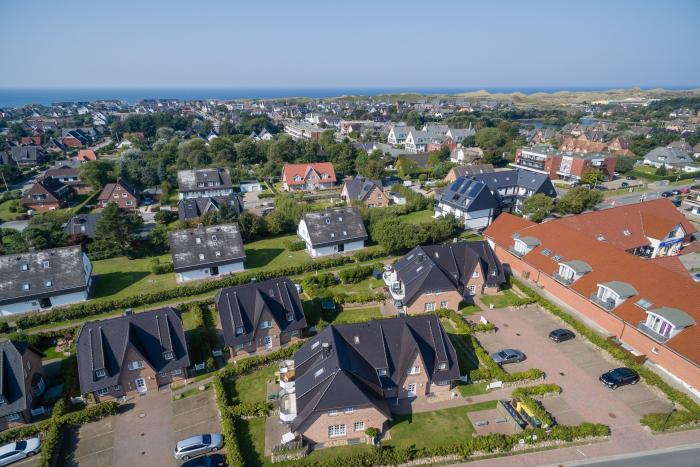 Appartement-Vermietung Bals - Haus Constantin - Osterweg 6c | 2 Wiesenvogel | Sylt | Wenningstedt, 3-Zimmer-EG-Wohnung  | Maisonette für 4 Personen mit 2 Schlafzimmer, 1 Badezimmer, Gäste WC, ca. 82 m2