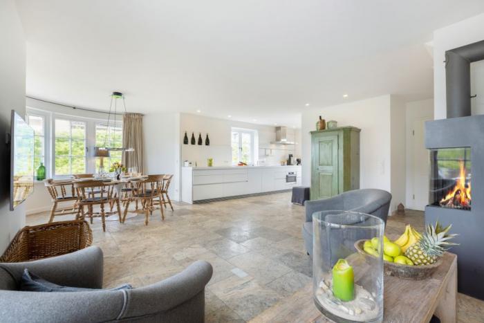 Appartement-Vermietung Bals - Sturmhues - Seedüne 9a | Sylt | Wenningstedt, Reetdachhaus für 6 Personen mit 3 Schlafzimmer, 3 Badezimmer, ca. 162 m2