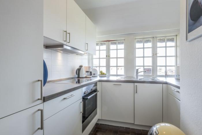 Appartement-Vermietung Bals -  - Seedüne 14a | Wohnung 6 | Sylt | Wenningstedt, 3-Zimmer-OG-Wohnung unter Reet  | Maisonette für 4 Personen mit 2 Schlafzimmer, 1 Badezimmer, ca. 90 m2