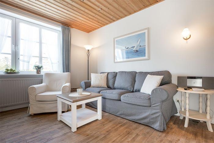 Appartement-Vermietung Bals - Landhaus Feldlerche - Horsatal 4 | Wohnung 2 | Sylt | Wenningstedt, 2-Zimmer-EG-Wohnung für 2 Personen mit 1 Schlafzimmer, 1 Badezimmer, ca. 45 m2