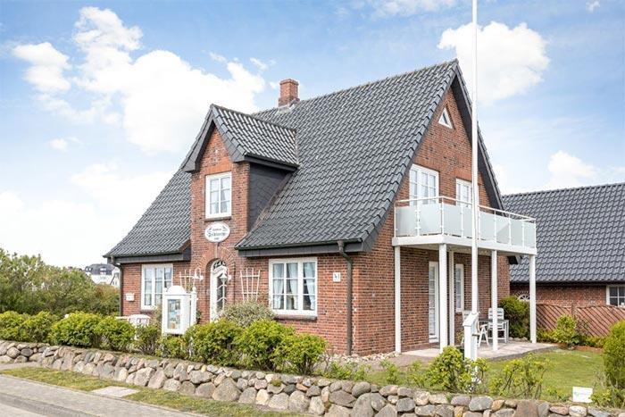 Appartement-Vermietung Bals - Landhaus Feldlerche - Horsatal 4 | Wohnung 4 | Sylt | Wenningstedt, 3-Zimmer-OG-Wohnung  | Maisonette für 3 Personen mit 2 Schlafzimmer, 1 Badezimmer, ca. 58 m2