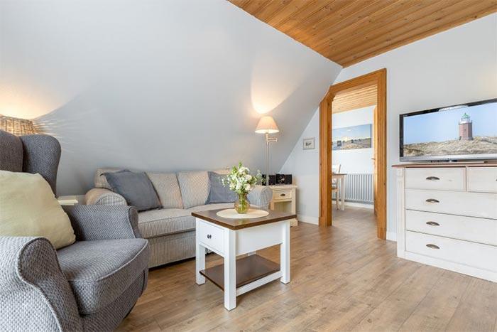 Appartement-Vermietung Bals - Landhaus Feldlerche - Horsatal 4 | Wohnung 4 | Sylt | Wenningstedt, 3-Zimmer-OG-Wohnung  | Maisonette für 3 Personen mit 2 Schlafzimmer, 1 Badezimmer, ca. 58 m2