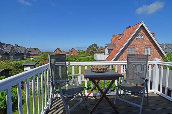 Appartement-Vermietung Bals - Strandhaus Feldlerche - Westerstraße 9 | Wohnung 3 | Sylt | Wenningstedt, 3-Zimmer-OG-Wohnung für 4 Personen mit 2 Schlafzimmer, 2 Badezimmer, ca. 90 m2