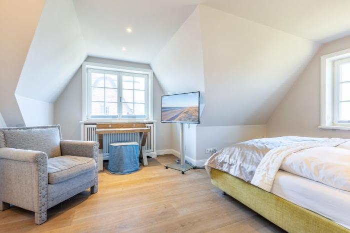 Appartement-Vermietung Bals - Beachhouse - Seestraße 16b | Sylt | Wenningstedt, Reetdachhaus für 6 Personen mit 3 Schlafzimmer, 2 Badezimmer, Gäste WC, ca. 132 m2