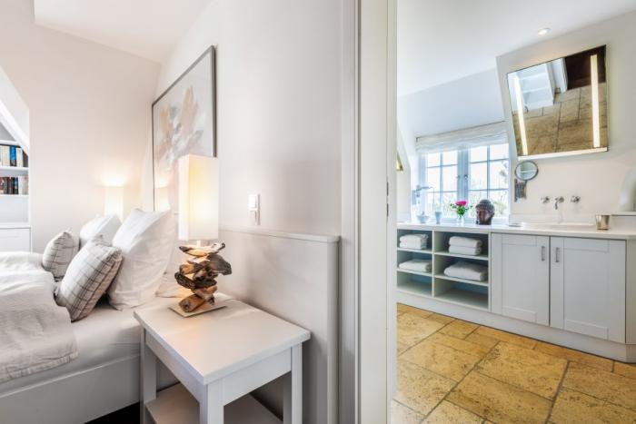 Appartement-Vermietung Bals - Lille Bamse - Im Grund 10a | Sylt | Wenningstedt, Reetdachhaus für 6 Personen mit 3 Schlafzimmer, 3 Badezimmer, ca. 140 m2