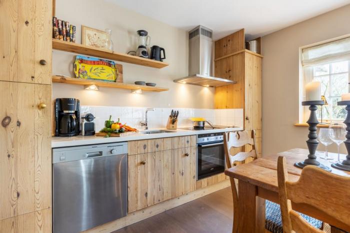 Appartement-Vermietung Bals - Lille Björn - Im Grund 10b | Sylt | Wenningstedt, Reetdachhaus für 6 Personen mit 3 Schlafzimmer, 2 Badezimmer, ca. 140 m2