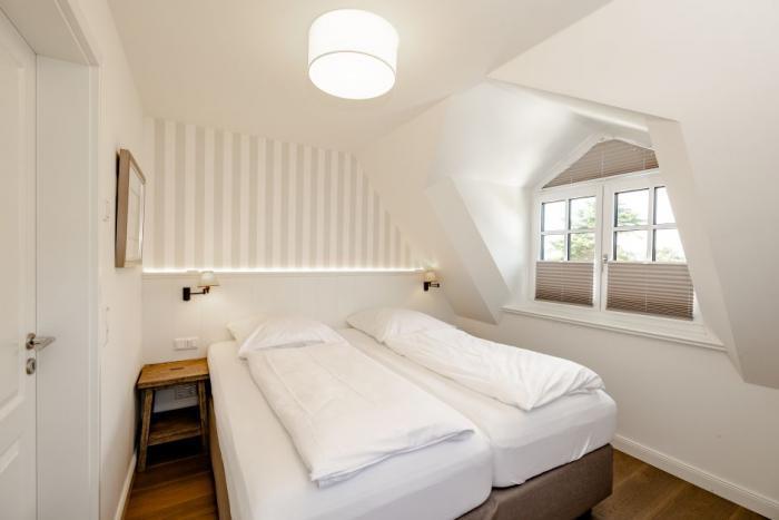 Appartement-Vermietung Bals -  - Heideweg 10a | Sylt | Westerland, Hausteil für 5 Personen mit 3 Schlafzimmer, 2 Badezimmer, Gäste WC, ca. 80 m2
