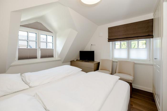 Appartement-Vermietung Bals -  - Heideweg 10a | Sylt | Westerland, Hausteil für 5 Personen mit 3 Schlafzimmer, 2 Badezimmer, Gäste WC, ca. 80 m2