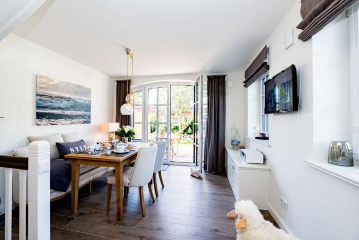 Appartement-Vermietung Bals -  - Heideweg 10a | Sylt | Westerland, Hausteil für 5 Personen mit 3 Schlafzimmer, 2 Badezimmer, Gäste WC, ca. 80 m2