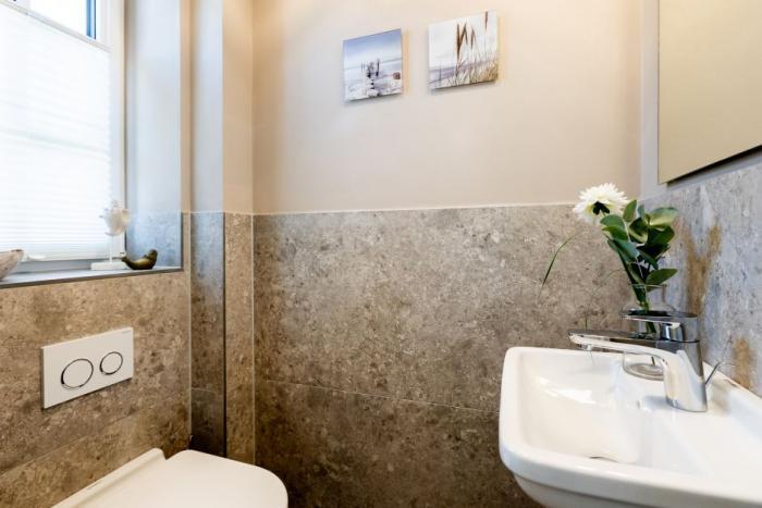 Appartement-Vermietung Bals -  - Heideweg 10a | Sylt | Westerland, Hausteil für 5 Personen mit 3 Schlafzimmer, 2 Badezimmer, Gäste WC, ca. 80 m2