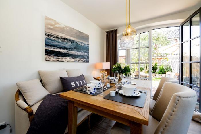 Appartement-Vermietung Bals -  - Heideweg 10a | Sylt | Westerland, Hausteil für 5 Personen mit 3 Schlafzimmer, 2 Badezimmer, Gäste WC, ca. 80 m2