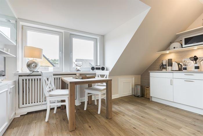 Appartement-Vermietung Bals - Hansen Hüs - Heideweg 20 | Wohnung 2 | Sylt | Westerland, 3-Zimmer-OG-Wohnung  | Maisonette für 4 Personen mit 2 Schlafzimmer, 3 Badezimmer, ca. 90 m2