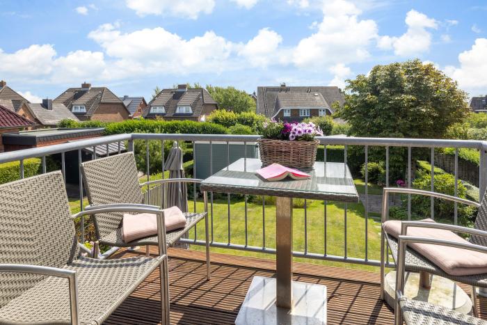 Appartement-Vermietung Bals -  - Hoogenkamp 32 | Wohnung 2 | Sylt | Westerland, 3-Zimmer-OG-Wohnung  | Maisonette für 4 Personen mit 2 Schlafzimmer, 1 Badezimmer, Gäste WC, ca. 77 m2