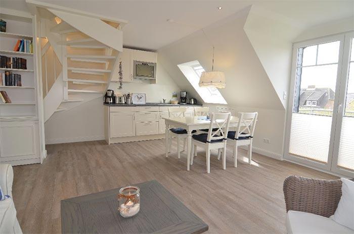 Appartement-Vermietung Bals -  - Hoogenkamp 32 | Wohnung 2 | Sylt | Westerland, 3-Zimmer-OG-Wohnung  | Maisonette für 4 Personen mit 2 Schlafzimmer, 1 Badezimmer, Gäste WC, ca. 77 m2