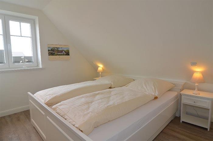 Appartement-Vermietung Bals -  - Hoogenkamp 32 | Wohnung 2 | Sylt | Westerland, 3-Zimmer-OG-Wohnung  | Maisonette für 4 Personen mit 2 Schlafzimmer, 1 Badezimmer, Gäste WC, ca. 77 m2