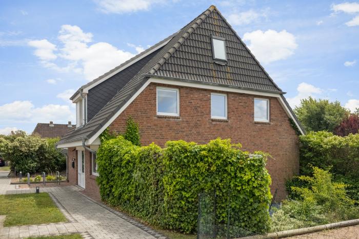 Appartement-Vermietung Bals - Haus Wenningstedt - Wenningstedter Weg 39 | Sylt | Westerland, 3-Zimmer-OG-Wohnung für 4 Personen mit 2 Schlafzimmer, 2 Badezimmer, ca. 84 m2
