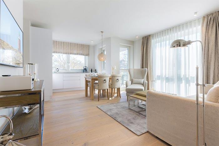 Appartement-Vermietung Bals - Wolke 7 - Maybachstraße 8a  | Wohnung 5 | Sylt | Westerland, 3-Zimmer-OG-Wohnung für 3 Personen mit 2 Schlafzimmer, 2 Badezimmer, ca. 58 m2, Garage, Fahrstuhl im Haus